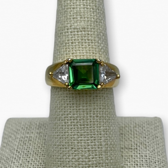 Jewelry - Vintage Green Colored Stone Square Shaped 925 Silver Gold Plated Size 8